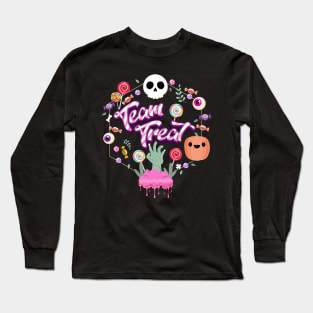 Team Treat Costume for  Trick or Treaters Long Sleeve T-Shirt